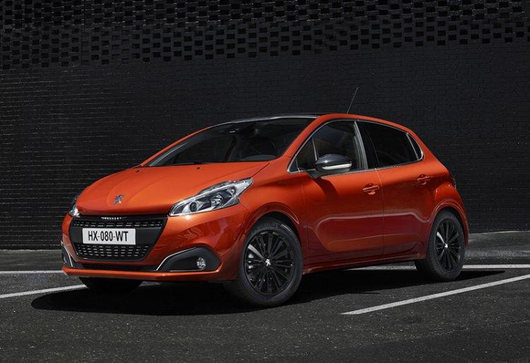<p><span style="color:#D3D3D3">Aktif şehir içi güvenlik sistemi, otomatik park sistemi, 3D Led farlar, i-Cockpit gibi birçok teknolojik donanımı sunan Peugeot </span><span style="color:#D3D3D3">208'de, 20 bin lira ve 20 aya varan faizsiz kredi imkanı sunuluyor.</span></p>