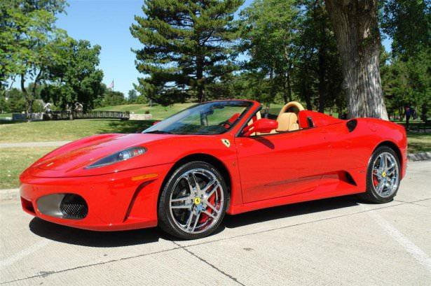 <p>Didier Drogba - Ferrari F430 Spider</p>
<p> </p>