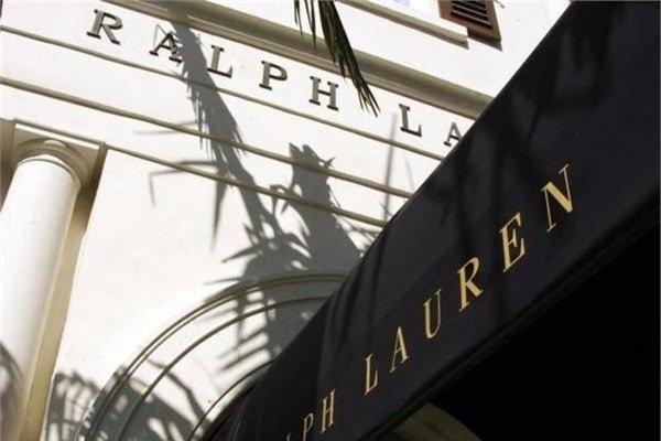 <p><strong>9- Ralph Lauren</strong><br />
Amerikalı firma Ralph Lauren Collection, Blue Label, Black Laber, RLX ve Purple Label markalarıyla 7.450 milyar dolar kazancında.</p>

