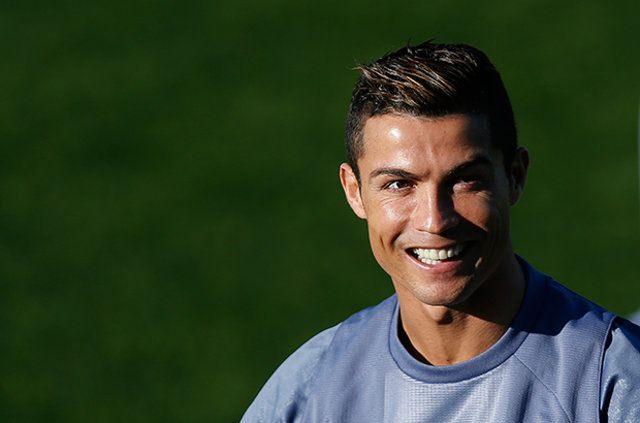 <p><strong>150 MİLYON EURO VERGİ Mİ KAÇIRDI?</strong></p>
<p>Geçtiğimiz günlerde Avrupa’da gündem yaratan Football Leaks belgelerinde Ronaldo’nun 150 milyon Euro vergi kaçırdığı iddia edilmişti.</p>