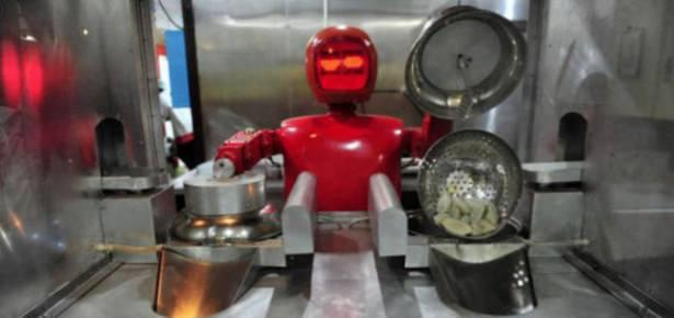 <div><strong>Yemek yapan robot!</strong></div>

<div>Robot Restaurant'ta tam 20 robot hem yemek yapıyor hem de servis yapıyor.</div>
