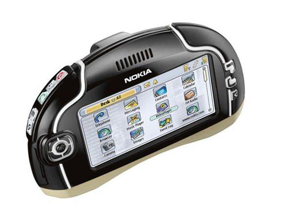<p>Nokia 7700</p>

<p>Çıkış tarihi: 2003</p>
