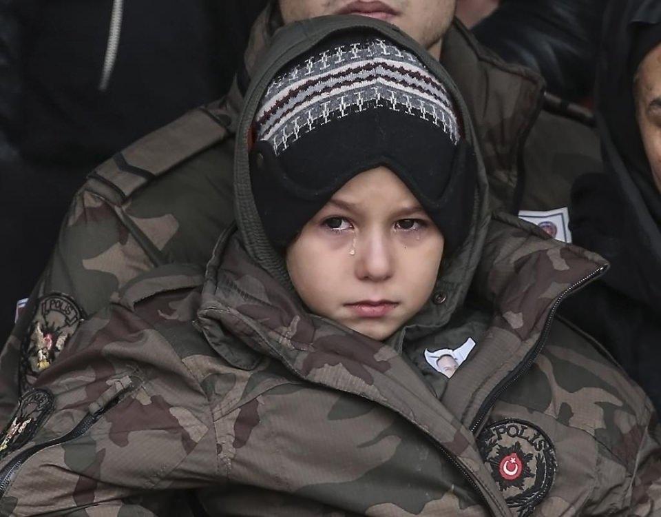<div>İzmir Emniyet Müdürlüğü Özel Harekat Şube Müdürlüğü'nde iken geçici görevle Cizre'ye giden 20 yıllık polis memuru Ahmet Atilla Güneş evli ve iki çocuk babasıydı. </div>

<div> </div>
