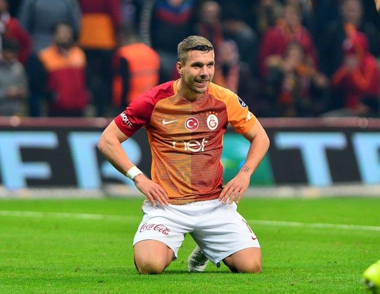 <p>2- UEFA, kulüplere denk bütçe kapsamında 'tespit edilen borçları verilen sürede kapatın yoksa Avrupa kupalarına almam' mesajıydı. Peki bunda neler var? İşte Tespit edilen ve 'temizleyin' denilen borçlar...</p>
