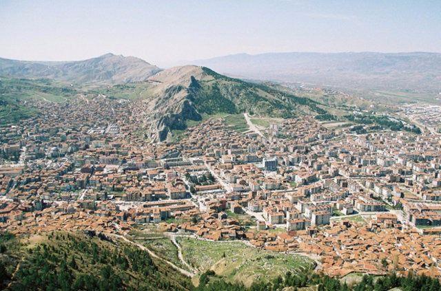 <p><strong>Tokat</strong></p>

<p>2015 nüfusu: 593.990 kişi.</p>

<p>2016 nüfusu: 602.662 kişi.</p>

<p>Değişim(%): 1,45</p>
