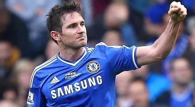 <p><strong>FRANK LAMPARD</strong></p>

<p>İngiliz futbolcu Frank Lampard, sahaya her zaman sağ ayakla girermiş.</p>
