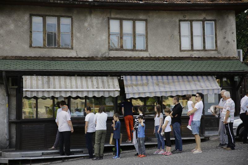 <p>Osmanlı'nın yaklaşık beş asır kaldığı ve bugün dahi hemen her köşesinde Türk kültürünün hissedilebileceği Saraybosna, asırlık ramazan gelenekleriyle dikkati çekiyor.</p>

<p> </p>
