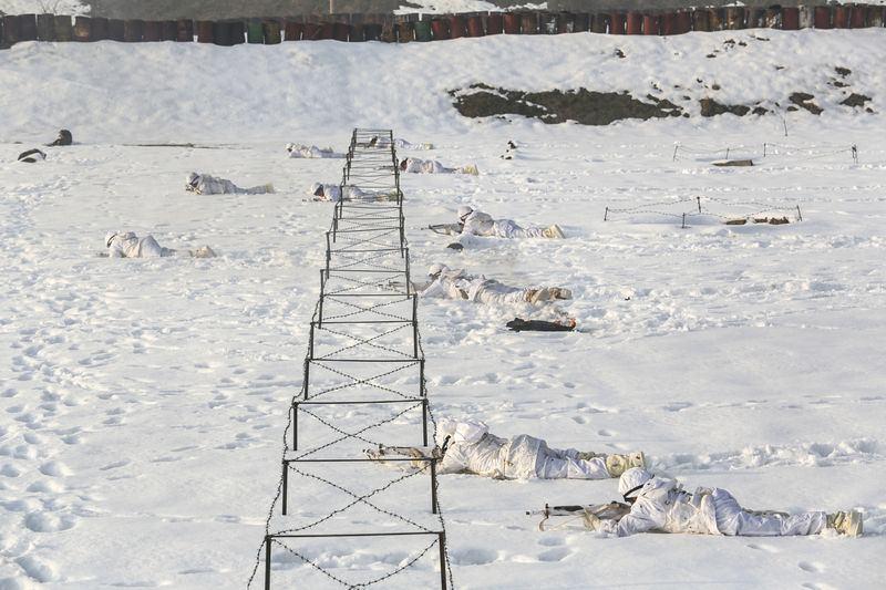 <p>Hakkari’nin Dağlıca Bölgesi’ni 40 gün süren bir operasyonla PKK’dan temizleyen Türk Silahlı Kuvvetleri, zorlu kış koşullarında da bölgeyi terk etmeyecek ve terörist sızmalarına göz açtırmayacak.</p>

<p> </p>
