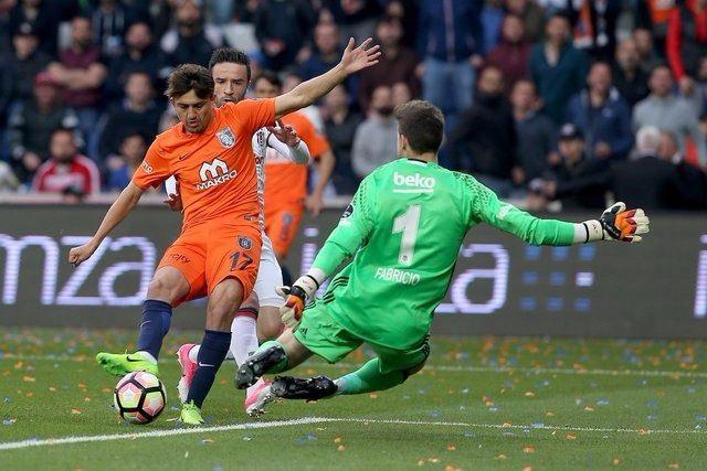 <p>- Cengiz Ünder > Emre Mor. (teknik, kapasite, hız, dayanıklılık, pozisyon bilgisi ve oyun görüşü)</p>