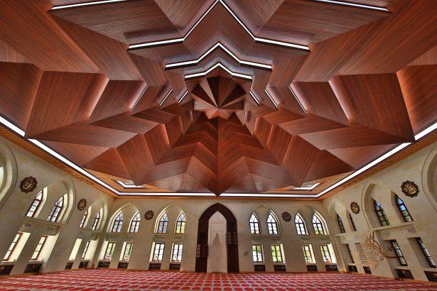 <p>Somuncu Baba Külliyesi Yeni Camii 2013</p>
