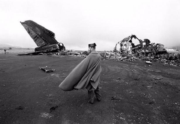 <p>En çok kayıp yaşanan 10 uçak kazası<br />
1. Tenerife Faciası, 27 mart 1977 – Tenerife, İspanya<br />
KLM Boeing 747 – Pan Am Boeing 747 uçaklarının karıştığı kazada, kalkış halindeki KLM indikten sonra henüz pisti terk etmemiş Pan Am ile çarpıştı.</p>