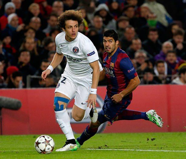 <p><strong>David Luiz</strong><br />
Dünya Kupası'nda iyi bir performans sergileyen Brezilyalı oyuncu, Chelsea'den Paris Saint Germain'e 50 milyon euro'ya transfer oldu. David Luiz'in PSG'ye toplam maliyeti ise 115 milyo euro'ydu.</p>
