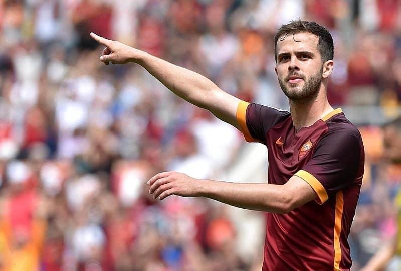 <p>Miralem Pjanic (Orta sahanın ortası)</p>
<p> </p>