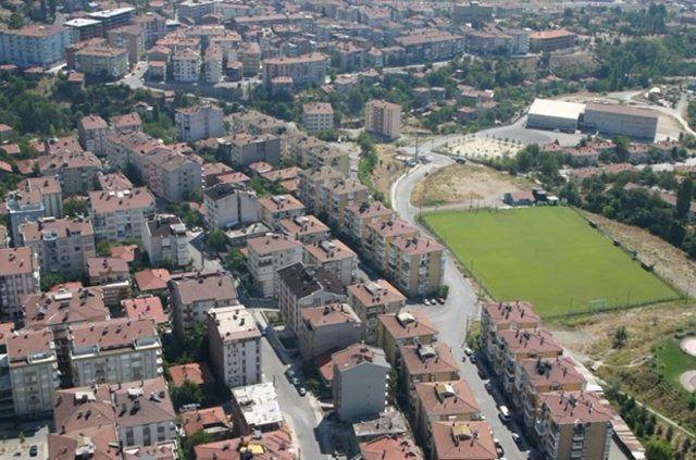 <p><strong>KARABÜK</strong> <br />
<br />
%32 Fenerbahçe <br />
%30 Galatasaray <br />
%19 Beşiktaş</p>
