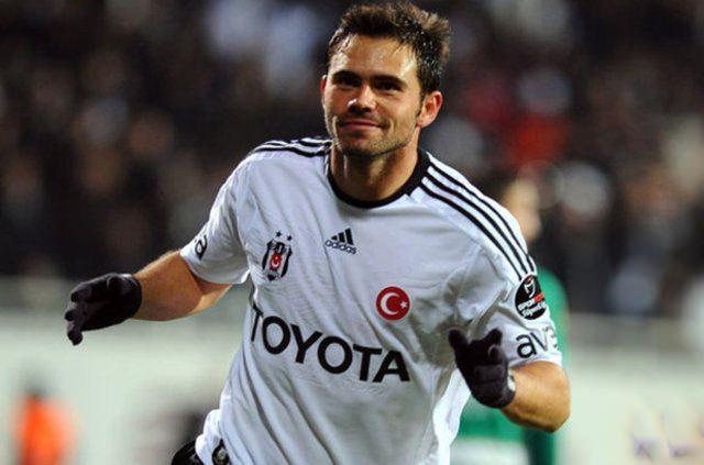 <p>Edu - Yaşı: 34 - Takımı: Jeonbuk (Güney Kore)</p>