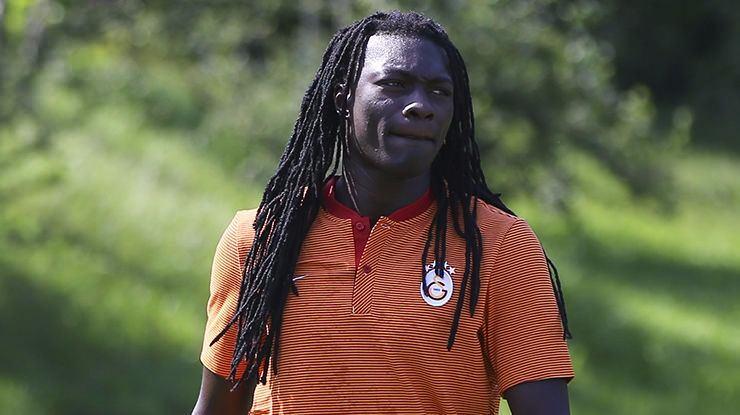 <p>Maçta giymesi adına Gomis’e verdi. Daha sonra Kameni, kramponları Gomis’e hediye etti.</p>
