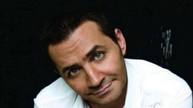 <p>İstanbul Üniversitesi Hukuk Fakültesi'nden mezun olan Çağlayan, halen Yönetim Organizasyon Anabilim Dalı'nda doktora yapıyor</p>
