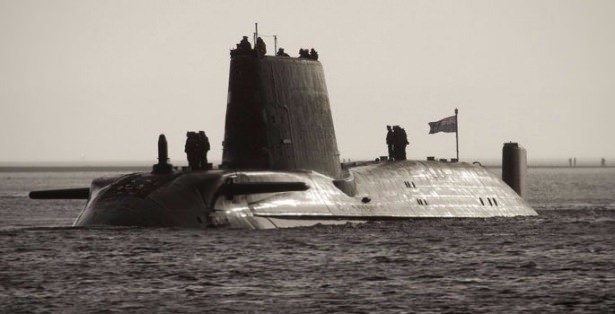 <p><strong>4. HMS Astute </strong><br />
<br />
Fiyatı: 5 milyar 500 milyon dolar<br />
İngiliz Kraliyet Donanmasına ait olan HMS Astute Nimitz tipi bir denizaltı. </p>