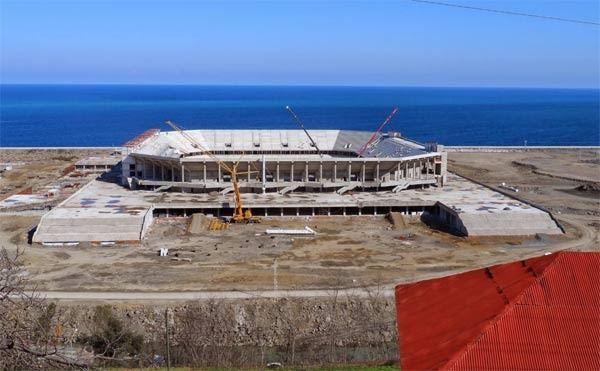 <p>Fırtına'nın, Akyazı Stadı için de önemli anlaşmaların eşiğinde olduğu belirtildi.</p>
<p> </p>