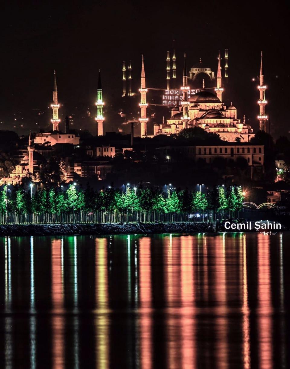 <p>İşte birbirinden harika karelerle Çamlıca camii ve İstanbul...</p>
