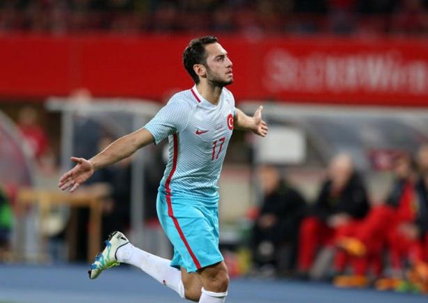 <p>Hakan Çalhanoğlu (Bayer Leverkusen)</p>