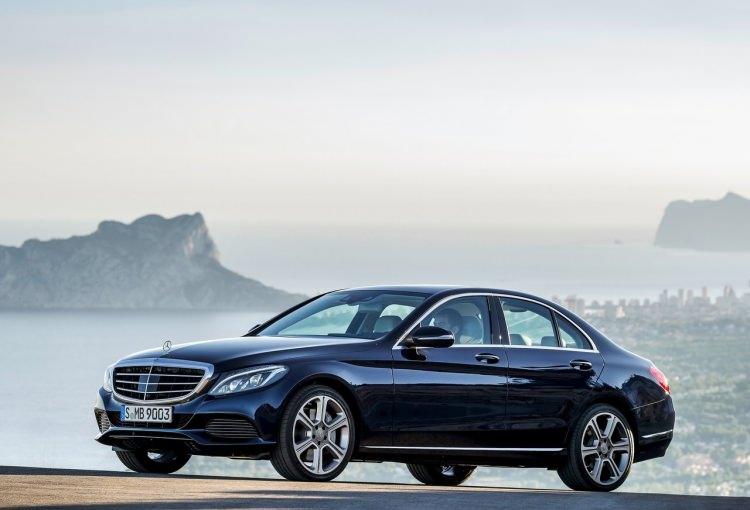 <p>Mercedes Benz C Serisi</p>
<p>2017 çıkışlı başlangıç fiyatı: 172.600 TL<br />
2016 çıkışlı başlangıç fiyatı: 159.886 TL</p>
