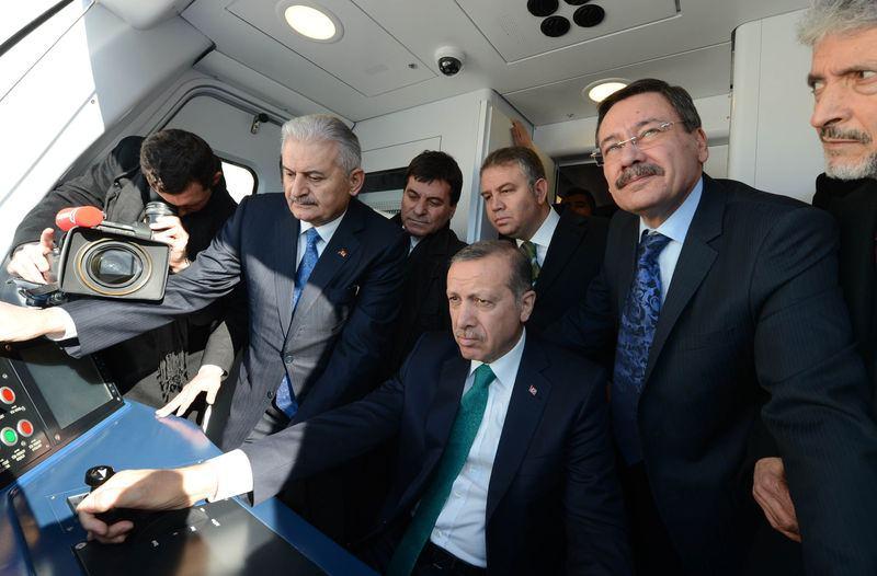 <p>22 Mart 2013 Tarihinde Okan Üniversitesi'nden Fahri Doktora ünvanı verildi</p>
<p> </p>