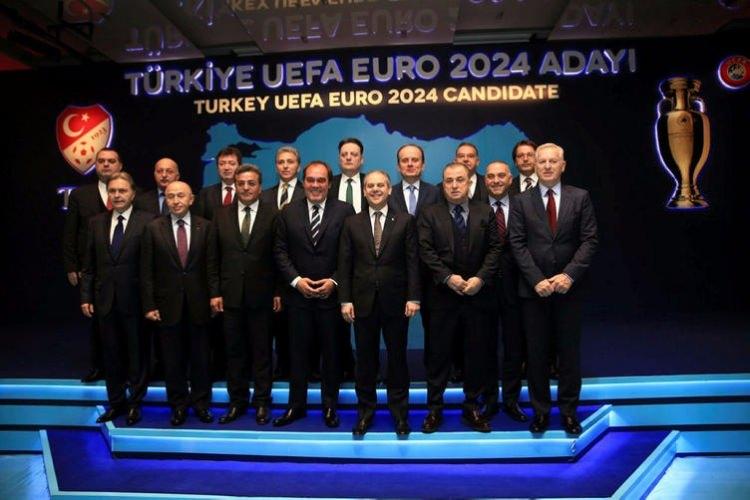 <p>Türkiye, EURO 2024'ü düzenleme ihtimali en yüksek aday. Hem TFF hem de Gençlik ve Spor Bakanlığı çalışmalarını eksiksiz bir şekilde sürdürüyor. Hayalimiz ise hem düzenleyip hem şampiyon olmak.</p>

<p> </p>
