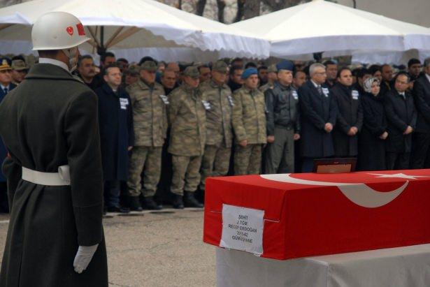 <p>Törenin ardından Jandarma Teğmen Recep Erdoğan’ın naaşı memleketi Gümüşhane, Jandarma Astsubay Üstçavuş Nusrat Atmaca’nın naaşı memleketi Yozgat’ın Sorgun ilçesine, Piyade Uzman Çavuş Hüseyin Şerbetçi’nin naaşı memleketi Hatay’a, Jandarma Uzman Çavuş Bekir Şimşek’in naaşı memleketi Yozgat’ın Aydıncık ilçesine, Piyade Uzman Onbaşı Sercan Bulak’ın naaşı ise Ankara’nın Şereflikoçhisar ilçesine gönderildi.</p>