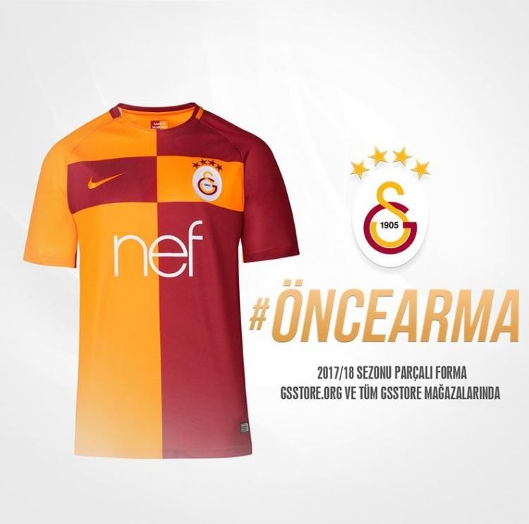 <p>Galatasaray'ın 2017-2018 yılında giyeceği formalar</p>
