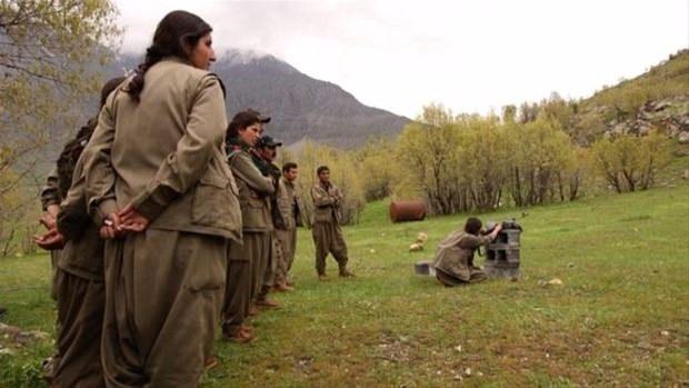 <p><strong>İngiliz BBC Kandil Dağı'na çıktı</strong></p>
<p>İngiliz BBC muhabiri Ian Pannell PKK'lıların arasına karıştı, Kandil Dağı'ı görüntüledi.</p>