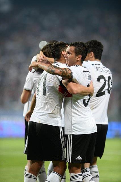 <p>Hattrick yapan forvet candır. Ülkemize hoşgeldin Demba Ba.</p>
<p> </p>