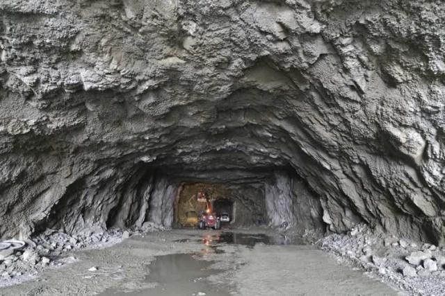 <p>Doğanay, altyapı çalışmalarının tamamlanmasının ardından üstyapı çalışmalarının TOKİ tarafından üstlenildiğini ifade etti.</p>
