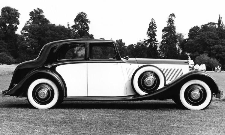<p>Avrupa ya da Amerika'da bir Rolls Royce'a sahip olduğu için övünen birisine şöyle denilebilirdi:<br />
<br />
''Rolls Roycu mu? Bu araba Hindistan'da çöp toplamak için kullanılıyor''</p>