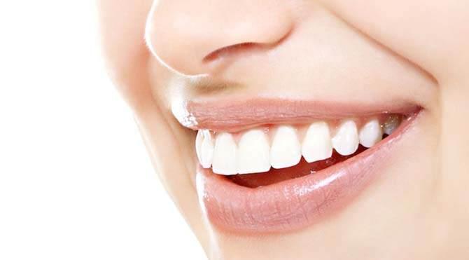 <p>Klinik ortamda yapılan diş beyazlatma işleminin hekim kontrolünde yapılmasının daha kısa sürede ve istenilene yakın bir çözüm sunduğuna vurgu yapan Öztürk, </p>
