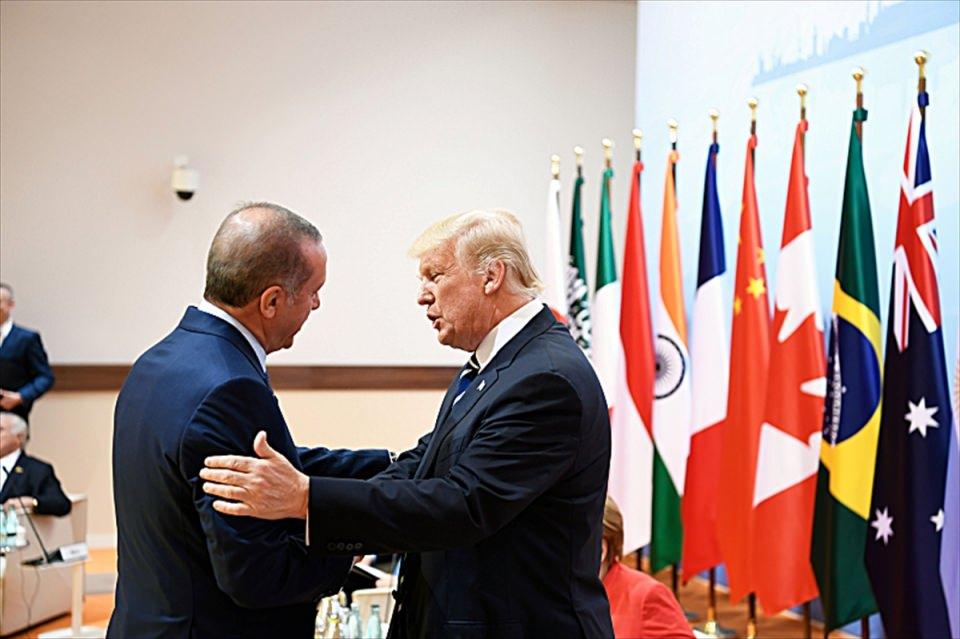 <p>ABD Başkanı'nın, Cumhurbaşkanı Erdoğan ile samimiyeti diğer ülke yöneticilerinin dikkatinden kaçmadı.</p>
