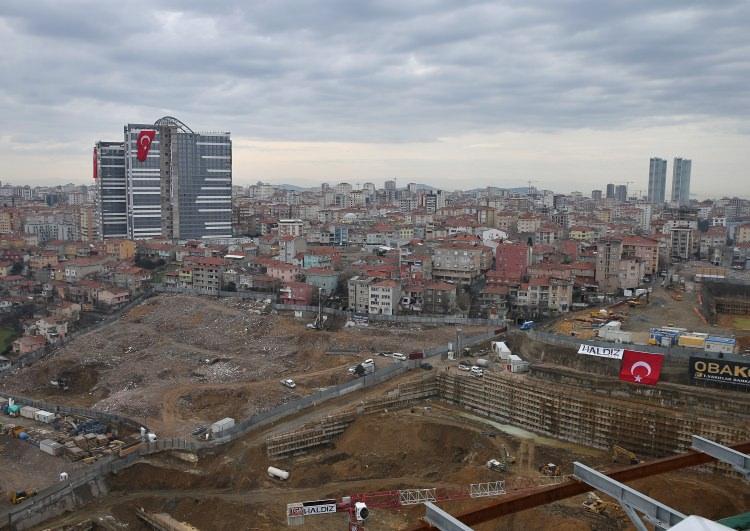 <p>Durbakayım, yeni Fikirtepe'nin ciddi bir alışveriş merkezi olacağını belirterek, İstanbul Uluslararası Finans Merkezi'nde yer bulamayan şirketlerin bu bölgeye geleceğini söyledi.</p>

<p>Fikirtepe'nin Bağdat Caddesi'ndeki gibi sınırlı değil, ciddi ve büyük bir alışveriş merkezi olacağını dile getiren Durbakayım, "İnsanlar artık biraz açık havada alışveriş yapmak istiyor. Dünyanın en geniş ve güzel alışveriş caddelerinden biri olacak. Barselona'daki La Rambla Caddesi'ne benzer bir cadde yapılmasını planlıyoruz. Hem de epey uzun olacak." dedi.</p>
