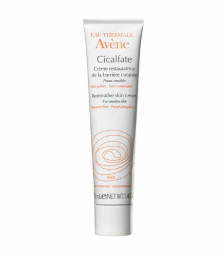 <p><strong>Avene</strong></p>
<p><strong>Cicafalte Antibakteriyel Onarıcı Krem,</strong> bileşimindeki bakır sülfat, çinkjo sülfat ve çinko oksit ile cilt dokusunu bakteri ve mantarlara karşı savunur. Deriyi hızla iyileştirir.</p>