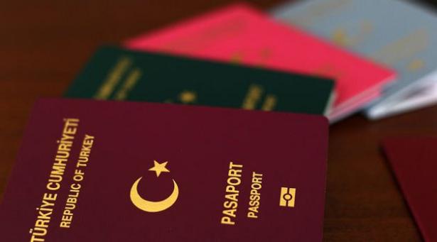 <p><strong>EHLİYET VE PASAPORTU EMNİYET DEĞİL, NÜFUS İDARESİ VERECEK</strong><br />
Türkiye vatandaşları yapılacak düzenlemenin ardından ehliyet ve pasaportu Emniyet'ten değil, Nüfus ve Vatandaşlık İdaresi'nden alacak.</p>
