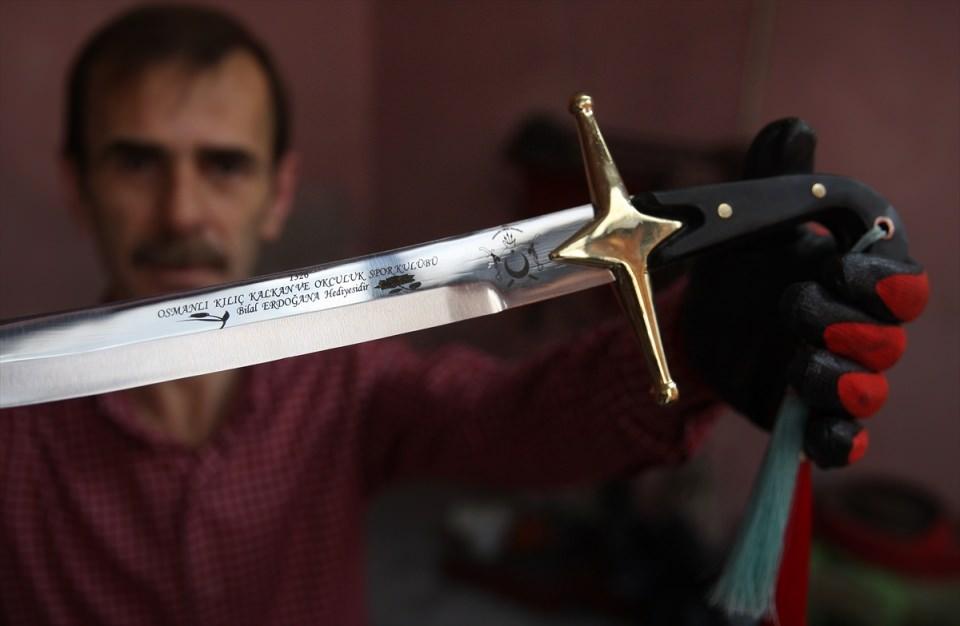 <p>Festivalde geleneksel Türk sporlarının yanı sıra geleneksel kıl çadırlarda oba yaşamı, tarihi el sanatları atölyeleri, kılıç kalkan gösterileri, atlı gösteriler gibi pek çok aktivite yer alacak.</p>
<p> </p>