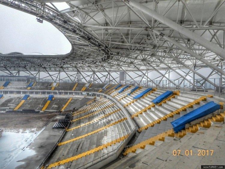 <p>Yeni Sakarya Stadı<br />
​Kapasite: 25.000</p>
