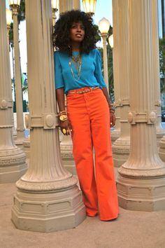 <p>Renkli giyimin moda olduğu son yıllarda turuncu ile birçok rengi kombinleyebilirsiniz.</p>
