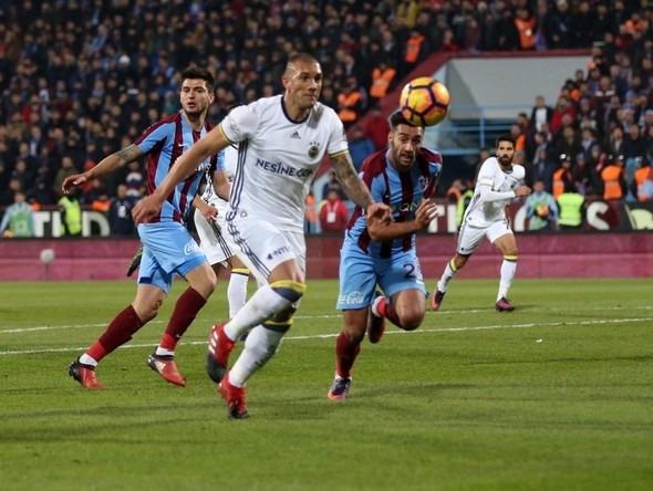<p>Avni Aker'deki yılın son dev maçında Trabzonspor ile Fenerbahçe ile karşılaştı. İşte maça damga vuran olaylar:</p>
