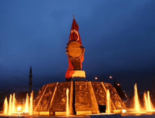 <p>KAHRAMANMARAŞ<br />
Toplam Nakdi Krediler (Bin TL): 11.402.452<br />
Takipteki Alacaklar (Bin TL): 239.442<br />
Takipteki Alacaklar/Toplam Nakdi Krediler (%): 2,10</p>