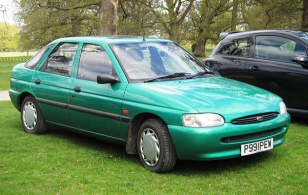 <p>Otomobil markası : Ford Escort 1,6 1997<br />
 <br />
2. El fiyatı : 10.800 TL</p>

