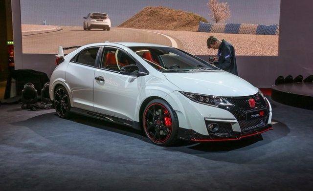 <p><strong>HONDA CIVIC TYPE-R </strong><br />
Tamamen yenilenen TYPE-R yeni sezonda daha agresif olacak.</p>