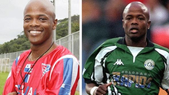<p>Jorge Dely Valdes-Julio Dely Valdes</p>
<p> </p>