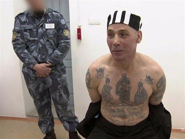 <p>Siyah Yunus Hapishanesi'nde ömür boyu hapse mahkum edilen, Vladimir Nikolayev yamyamlık için zaman kolluyor. </p>
<p> </p>