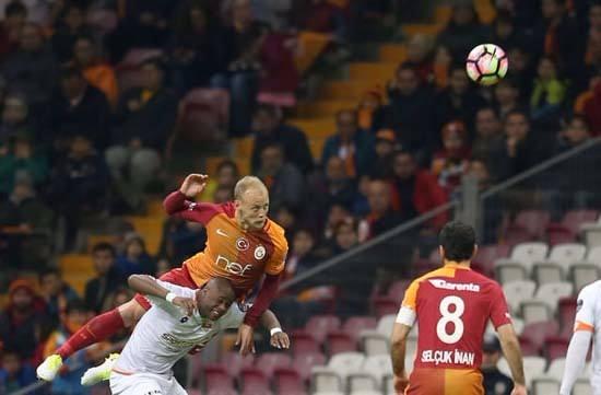 <p><strong>8 - Semih Kaya</strong><br />
Güncel piyasa değeri: 4,5 milyon Euro<br />
Düşüş: 4 milyon Euro</p>
