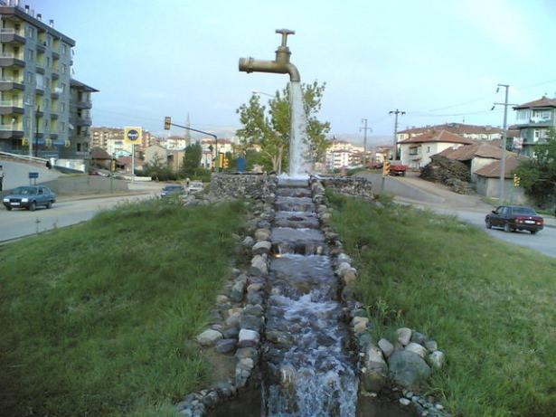 <p>KIRIKKALE<br />
Toplam Nakdi Krediler (Bin TL): 2.398.181<br />
Takipteki Alacaklar (Bin TL): 102.291<br />
Takipteki Alacaklar/Toplam Nakdi Krediler (%): 4,27</p>